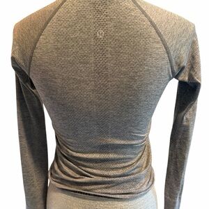 lululemon Women’s Gray Long-Sleeve Seamless Athletic Top swift speed 2.0